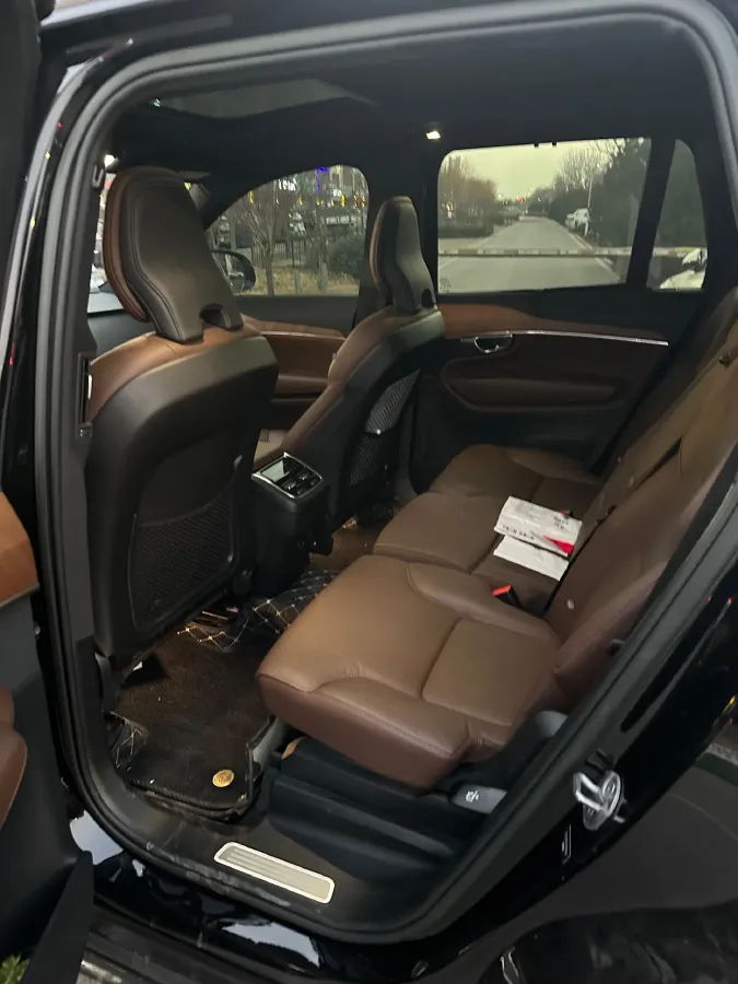 2023 Volvo XC90 2.0T 299HP L4 8AT,autocango,china used car exporter,china ev exporter,chinese used car exporter,chinese used ev exporter