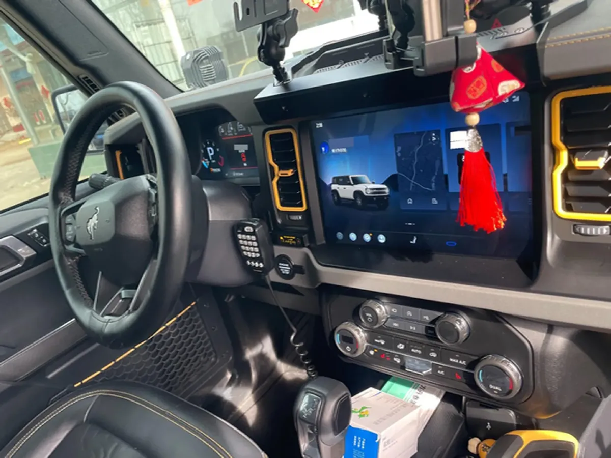 2024 Ford Bronco 2.3T 275HP L4 10AT,autocango,china used car exporter,china ev exporter,chinese used car exporter,chinese used ev exporter