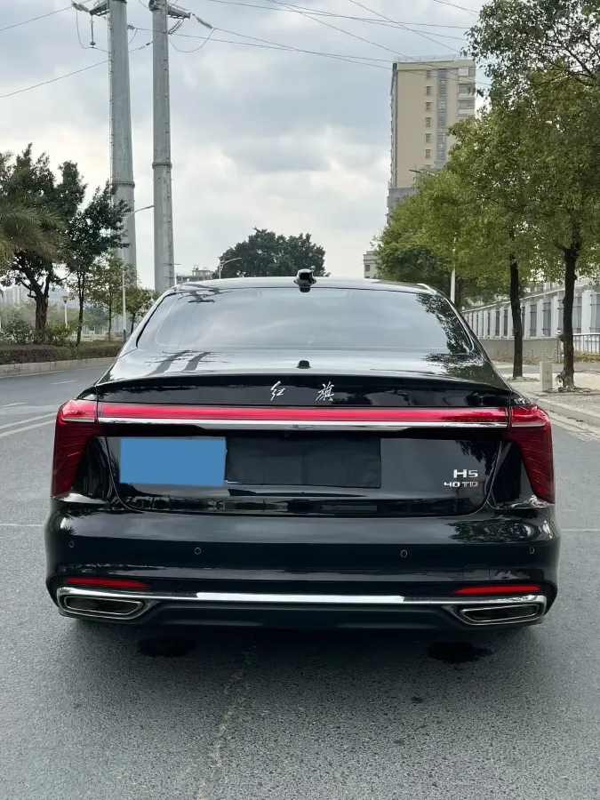 2025 HongQi H5 1.5T 169HP L4 1DHT Hybrid,autocango,china used car exporter,china ev exporter,chinese used car exporter,chinese used ev exporter