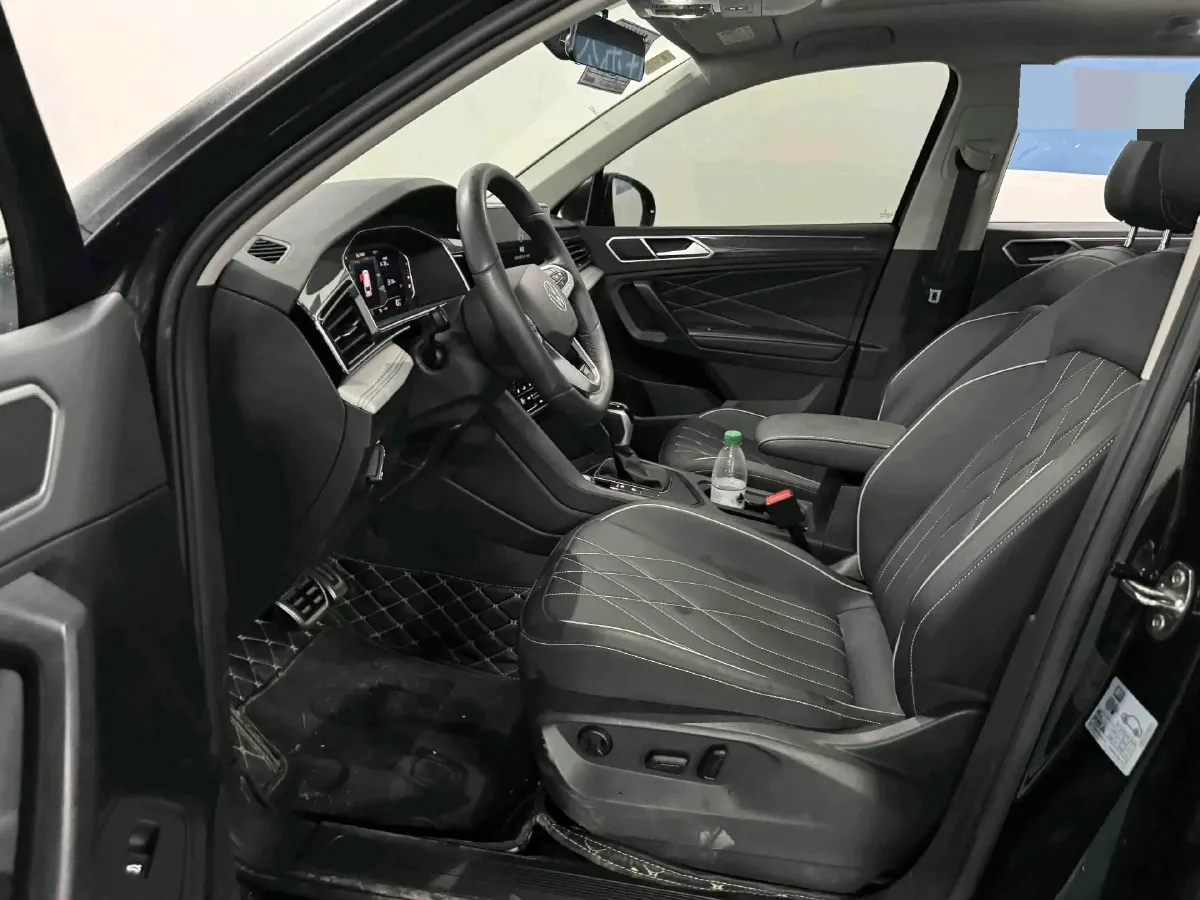 2024 Volkswagen Tiguan L 2.0T 186HP L4 7DCT,autocango,china used car exporter,china ev exporter,chinese used car exporter,chinese used ev exporter