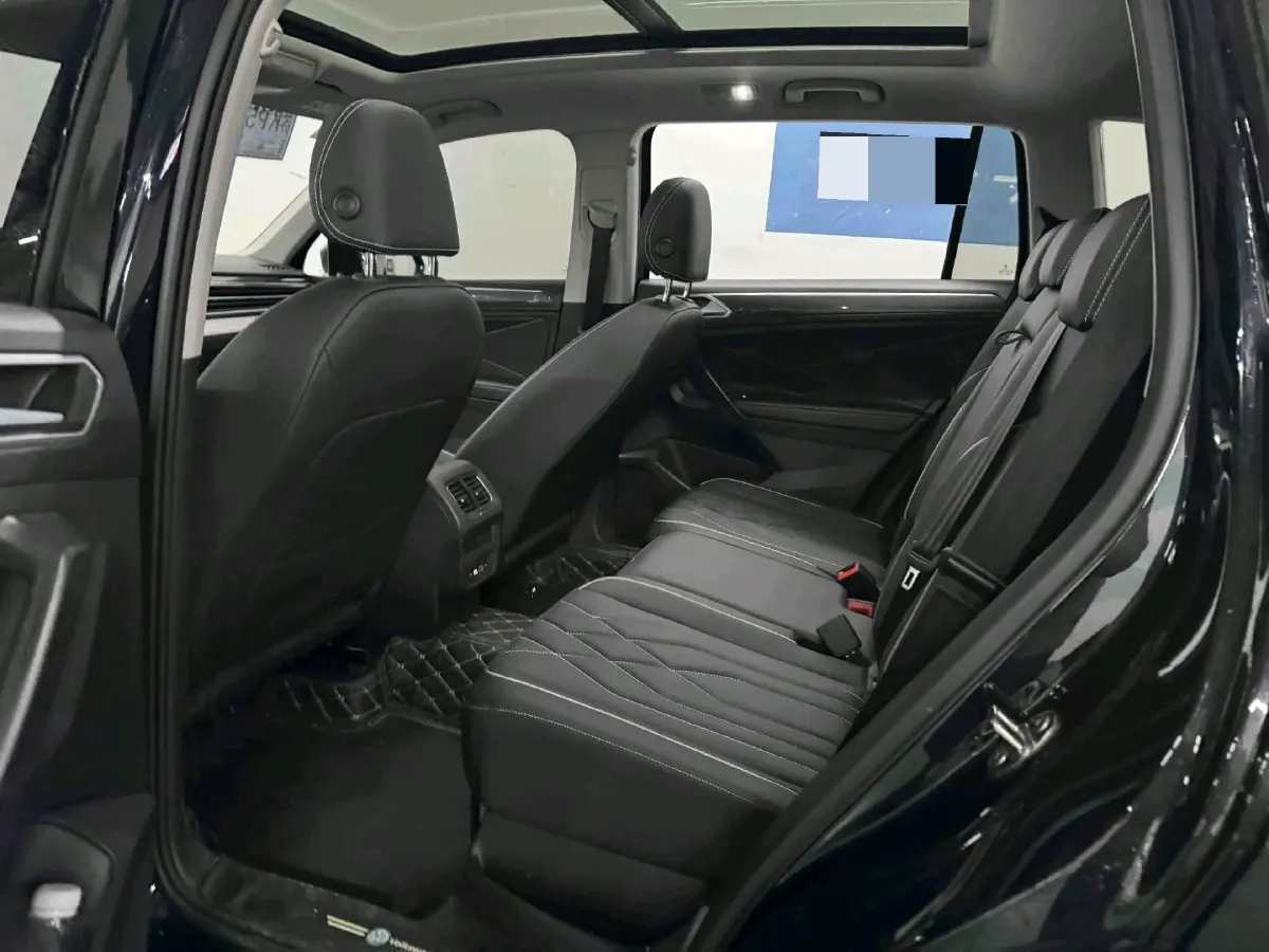 2024 Volkswagen Tiguan L 2.0T 186HP L4 7DCT,autocango,china used car exporter,china ev exporter,chinese used car exporter,chinese used ev exporter