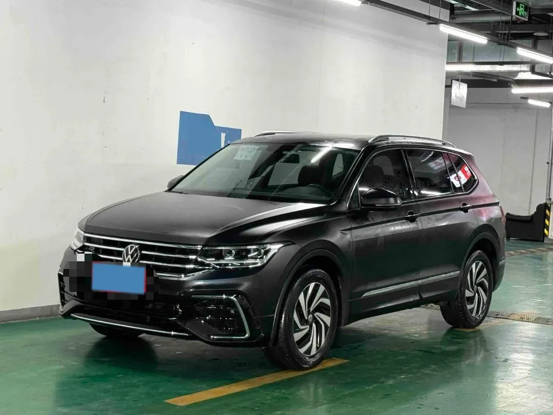 2024 Volkswagen Tiguan L 2.0T 186HP L4 7DCT,autocango,china used car exporter,china ev exporter,chinese used car exporter,chinese used ev exporter