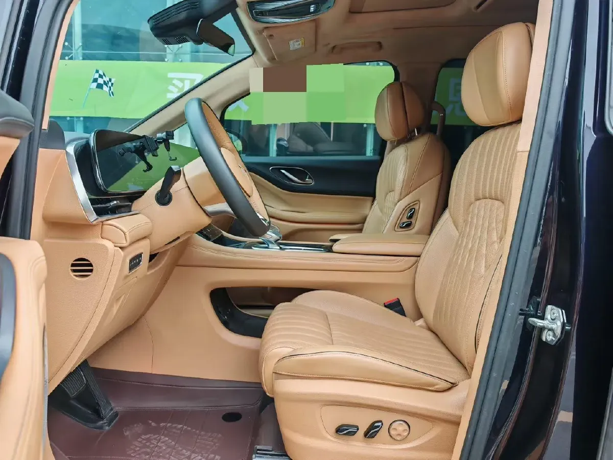 2024 Voyah Dream 1.5T 150HP L4 PHEV 43KWH,autocango,china used car exporter,china ev exporter,chinese used car exporter,chinese used ev exporter