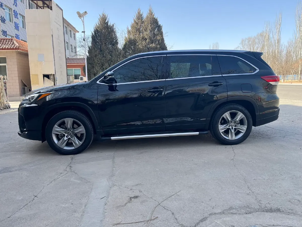 2018 Jeep Grand Commander 2.0T 265HP L4 9AT,autocango,china used car exporter,china ev exporter,chinese used car exporter,chinese used ev exporter