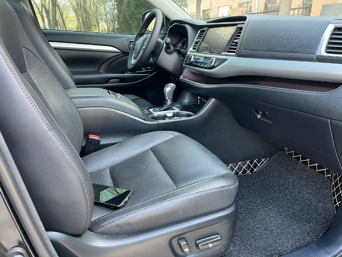 2018 Jeep Grand Commander 2.0T 265HP L4 9AT,autocango,china used car exporter,china ev exporter,chinese used car exporter,chinese used ev exporter