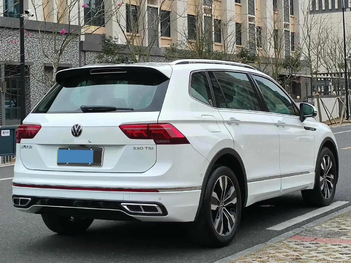 2023 Volkswagen Tiguan L 2.0T 186HP L4 7DCT,autocango,china used car exporter,china ev exporter,chinese used car exporter,chinese used ev exporter