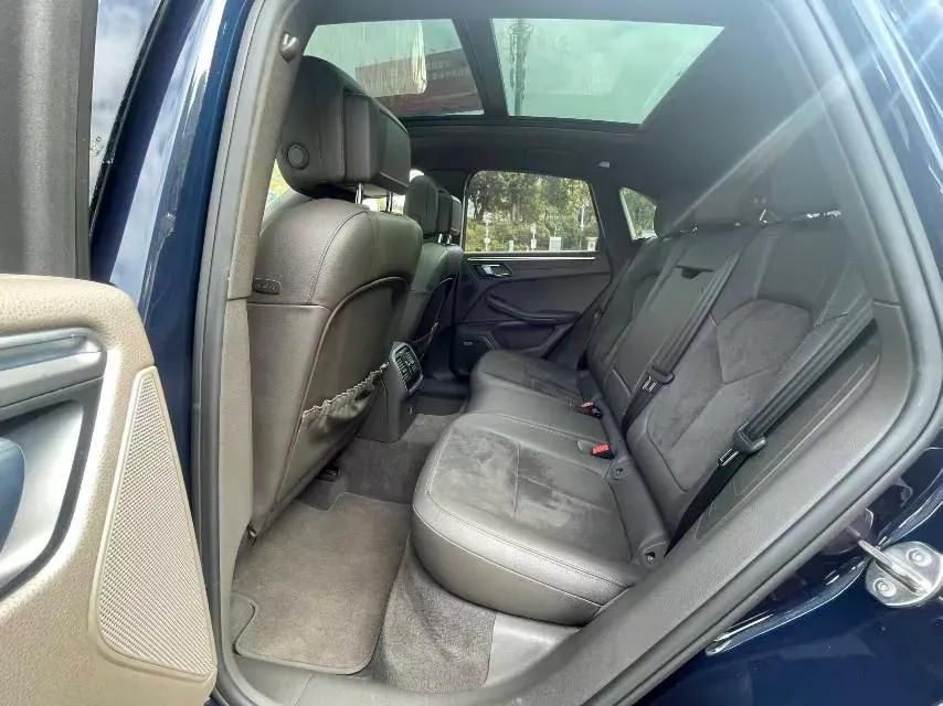 2017 Porsche Macan 2.0T 252HP L4 7DCT,autocango,china used car exporter,china ev exporter,chinese used car exporter,chinese used ev exporter