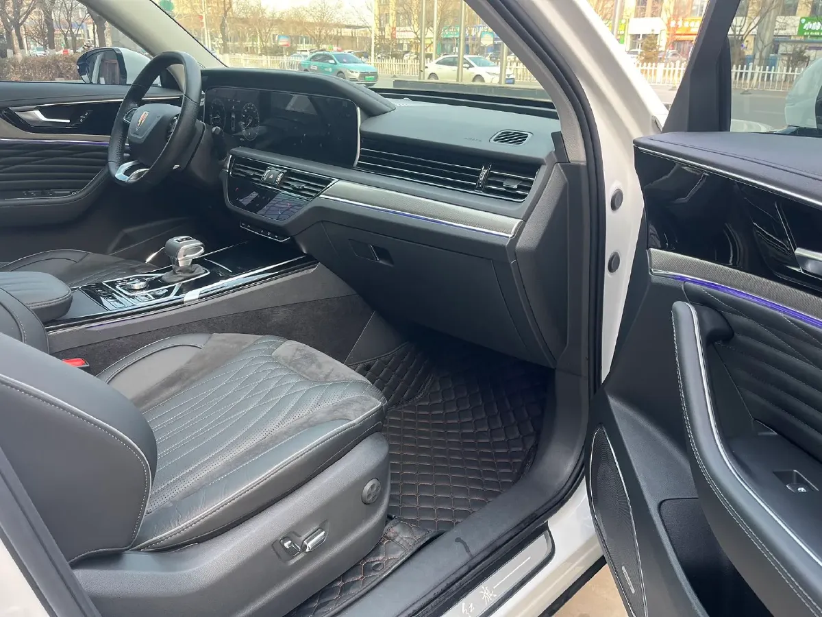 2022 HongQi HS5 2.0T 224HP L4 6AT,autocango,china used car exporter,china ev exporter,chinese used car exporter,chinese used ev exporter