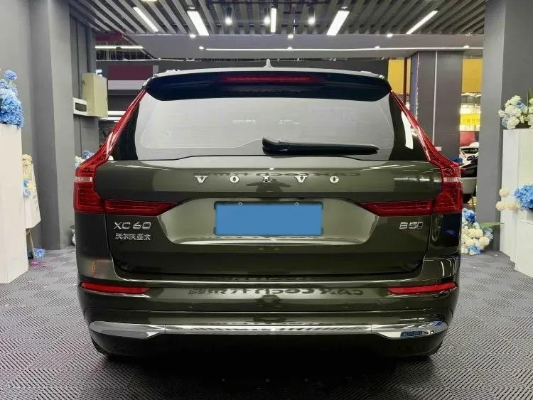 2022 Volvo XC60 2.0T 250HP L4 8AT,autocango,china used car exporter,china ev exporter,chinese used car exporter,chinese used ev exporter