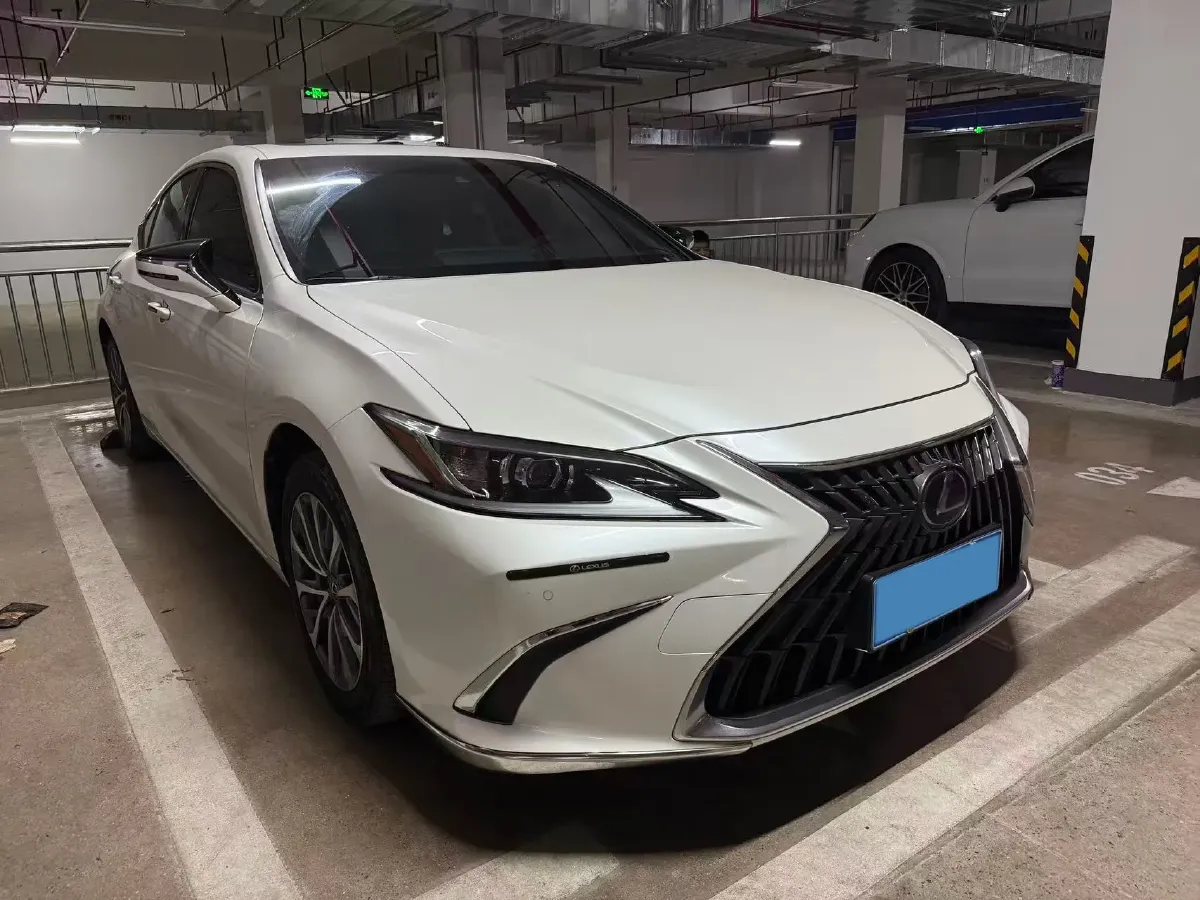 2022 Lexus ES 2.5L 178HP L4 E-CVT Hybrid,autocango,china used car exporter,china ev exporter,chinese used car exporter,chinese used ev exporter