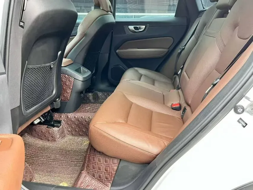 2019 Volvo XC60 2.0T 254HP L4 8AT,autocango,china used car exporter,china ev exporter,chinese used car exporter,chinese used ev exporter