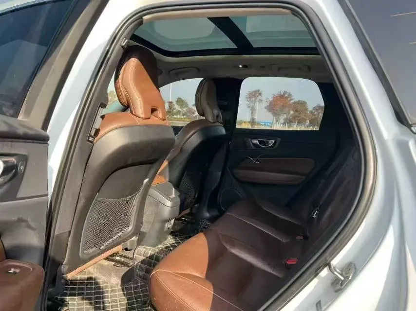 2019 Volvo XC60 2.0T 254HP L4 8AT,autocango,china used car exporter,china ev exporter,chinese used car exporter,chinese used ev exporter