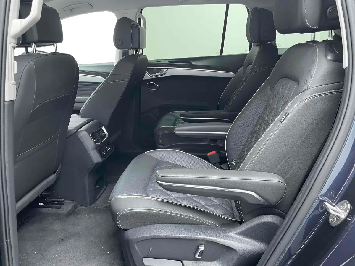 2022 Volkswagen Talagon 2.5T 299HP V6 7DCT,autocango,china used car exporter,china ev exporter,chinese used car exporter,chinese used ev exporter