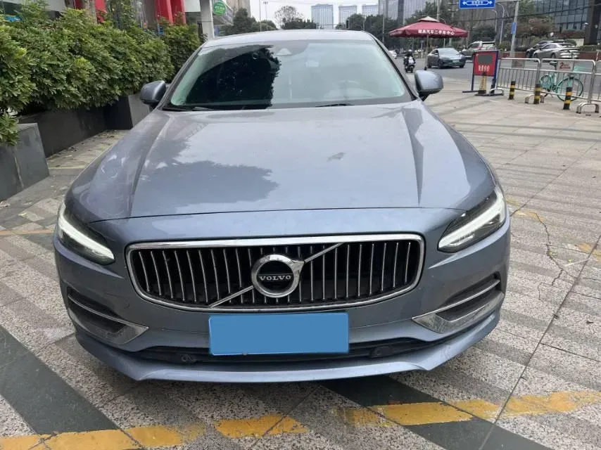 2020 Volvo S90 2.0T 254HP L4 8AT,autocango,china used car exporter,china ev exporter,chinese used car exporter,chinese used ev exporter