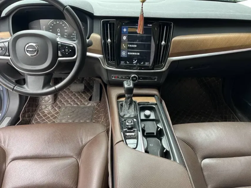 2020 Volvo S90 2.0T 254HP L4 8AT,autocango,china used car exporter,china ev exporter,chinese used car exporter,chinese used ev exporter