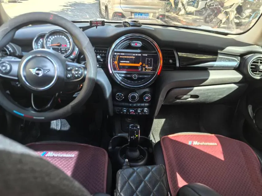 2020 MINI MINI 1.5T 136HP L3 7DCT,autocango,china used car exporter,china ev exporter,chinese used car exporter,chinese used ev exporter