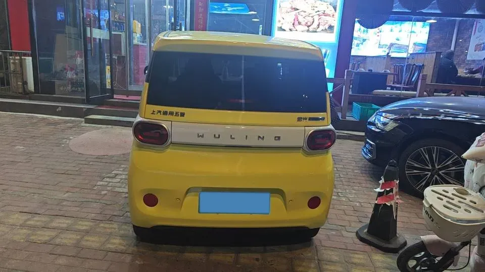2024 WuLing HongGuang MINI EV BEV 17.3KWH,autocango,china used car exporter,china ev exporter,chinese used car exporter,chinese used ev exporter