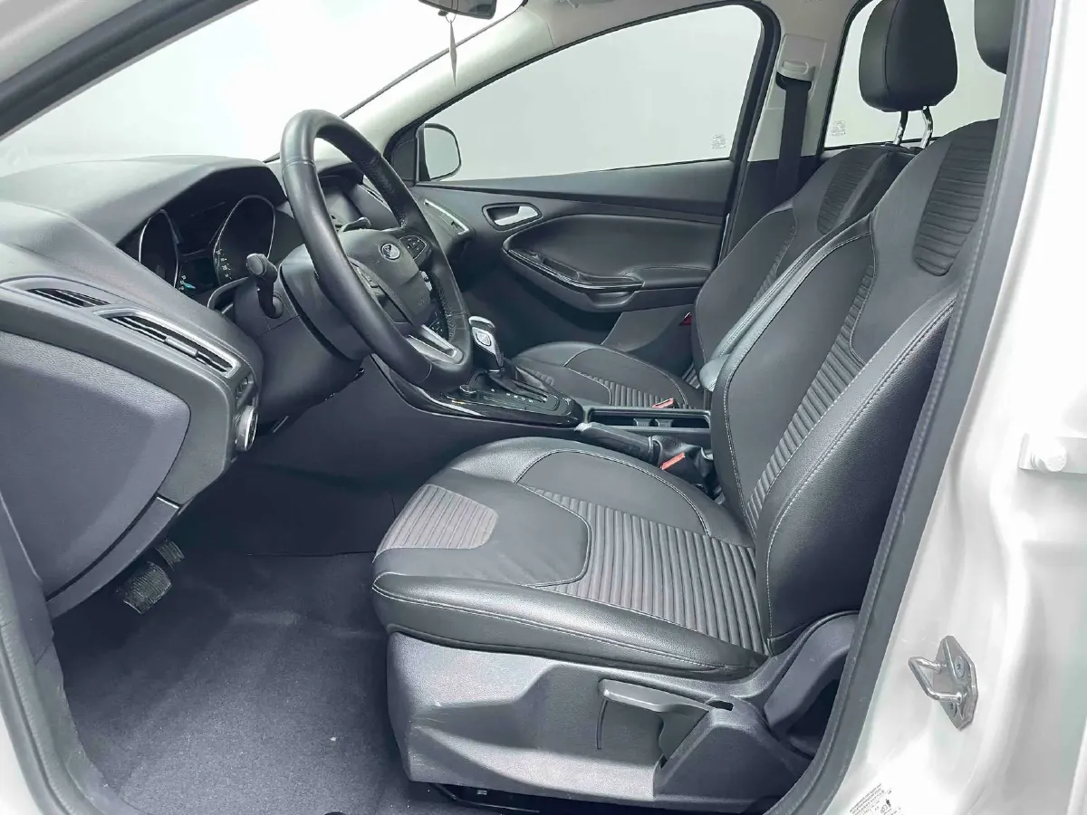 2017 Ford Focus 1.6L 125HP L4 6DCT,autocango,china used car exporter,china ev exporter,chinese used car exporter,chinese used ev exporter