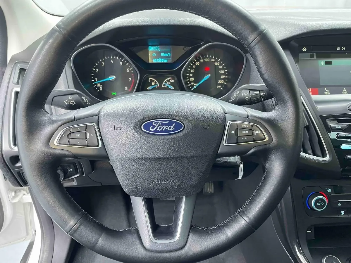 2017 Ford Focus 1.6L 125HP L4 6DCT,autocango,china used car exporter,china ev exporter,chinese used car exporter,chinese used ev exporter