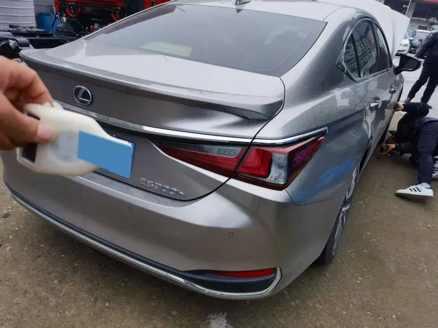 2020 Lexus ES 2.5L 178HP L4 E-CVT Hybrid,autocango,china used car exporter,china ev exporter,chinese used car exporter,chinese used ev exporter