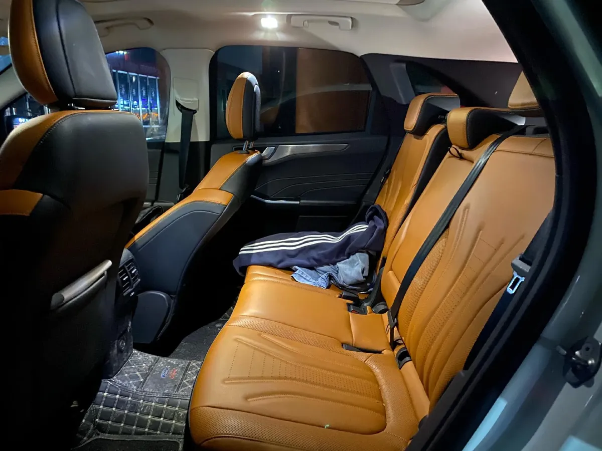 2020 Ford Escape 2.0T 248HP L4 8AT,autocango,china used car exporter,china ev exporter,chinese used car exporter,chinese used ev exporter