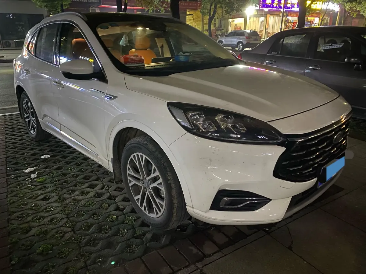 2020 Ford Escape 2.0T 248HP L4 8AT,autocango,china used car exporter,china ev exporter,chinese used car exporter,chinese used ev exporter