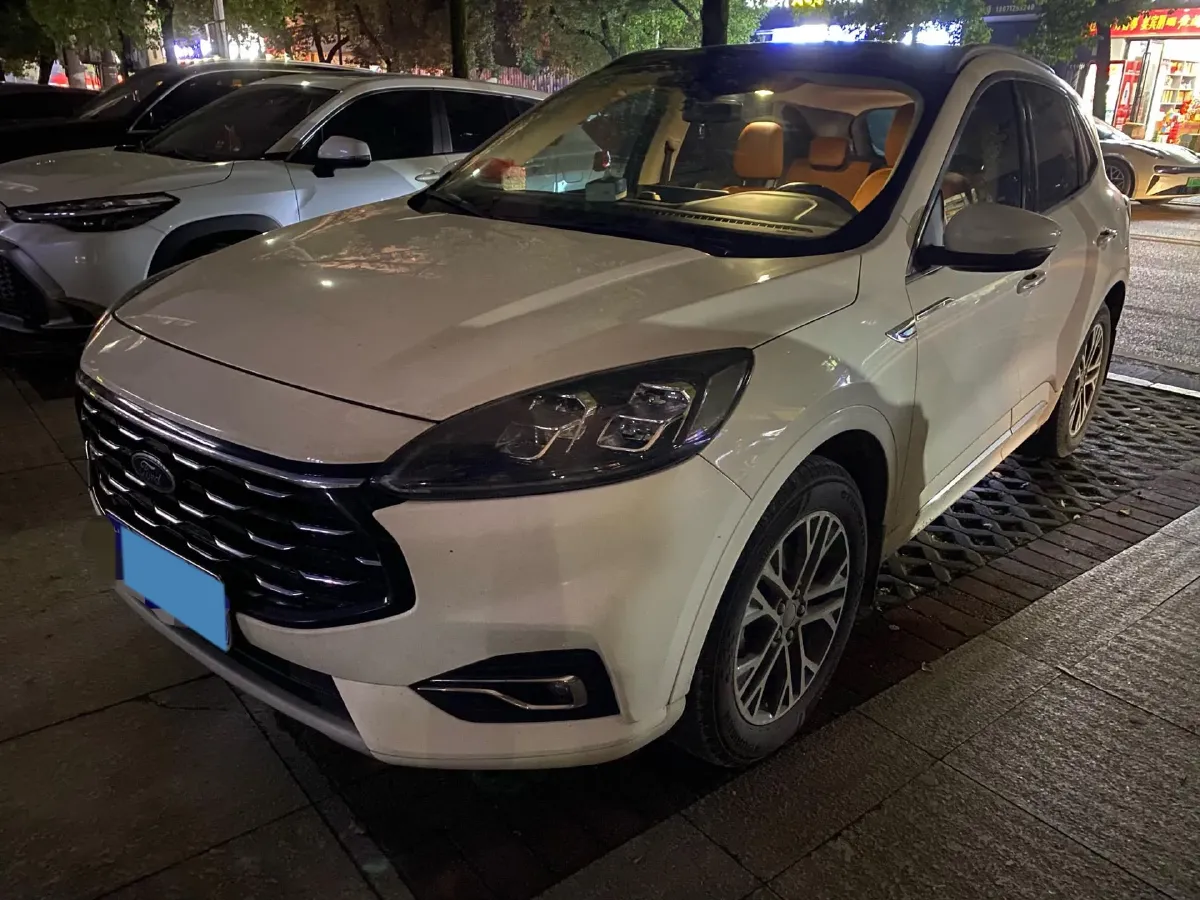2020 Ford Escape 2.0T 248HP L4 8AT,autocango,china used car exporter,china ev exporter,chinese used car exporter,chinese used ev exporter