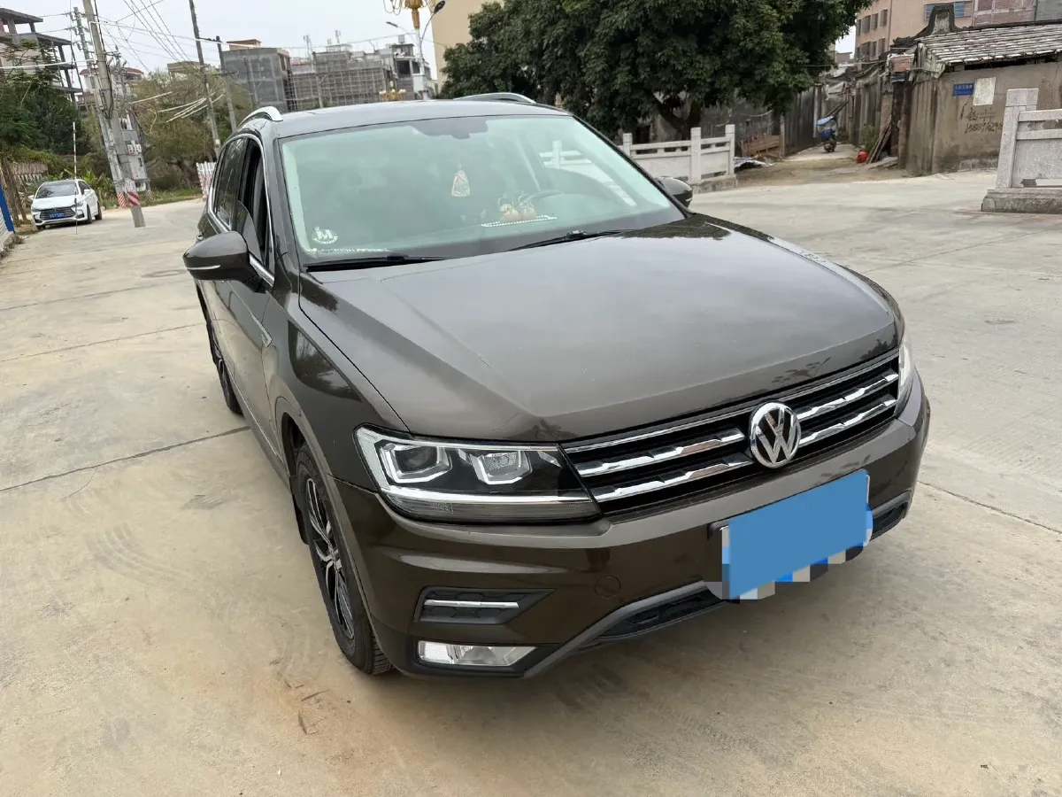 2018 Volkswagen Tiguan L 2.0T 186HP L4 7DCT,autocango,china used car exporter,china ev exporter,chinese used car exporter,chinese used ev exporter