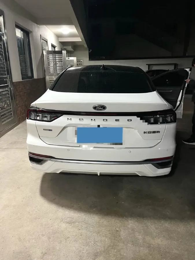 2022 Ford Mondeo 2.0T 238HP L4 8AT,autocango,china used car exporter,china ev exporter,chinese used car exporter,chinese used ev exporter