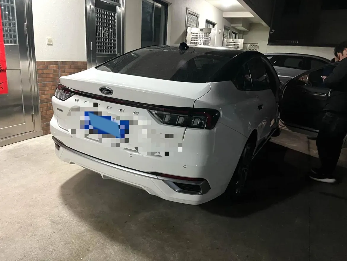 2022 Ford Mondeo 2.0T 238HP L4 8AT,autocango,china used car exporter,china ev exporter,chinese used car exporter,chinese used ev exporter
