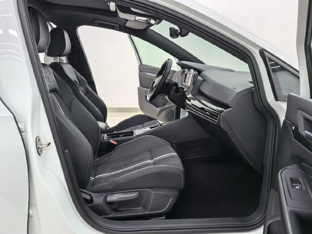 2023 Volkswagen Golf 1.4T 150HP L4 7DCT,autocango,china used car exporter,china ev exporter,chinese used car exporter,chinese used ev exporter