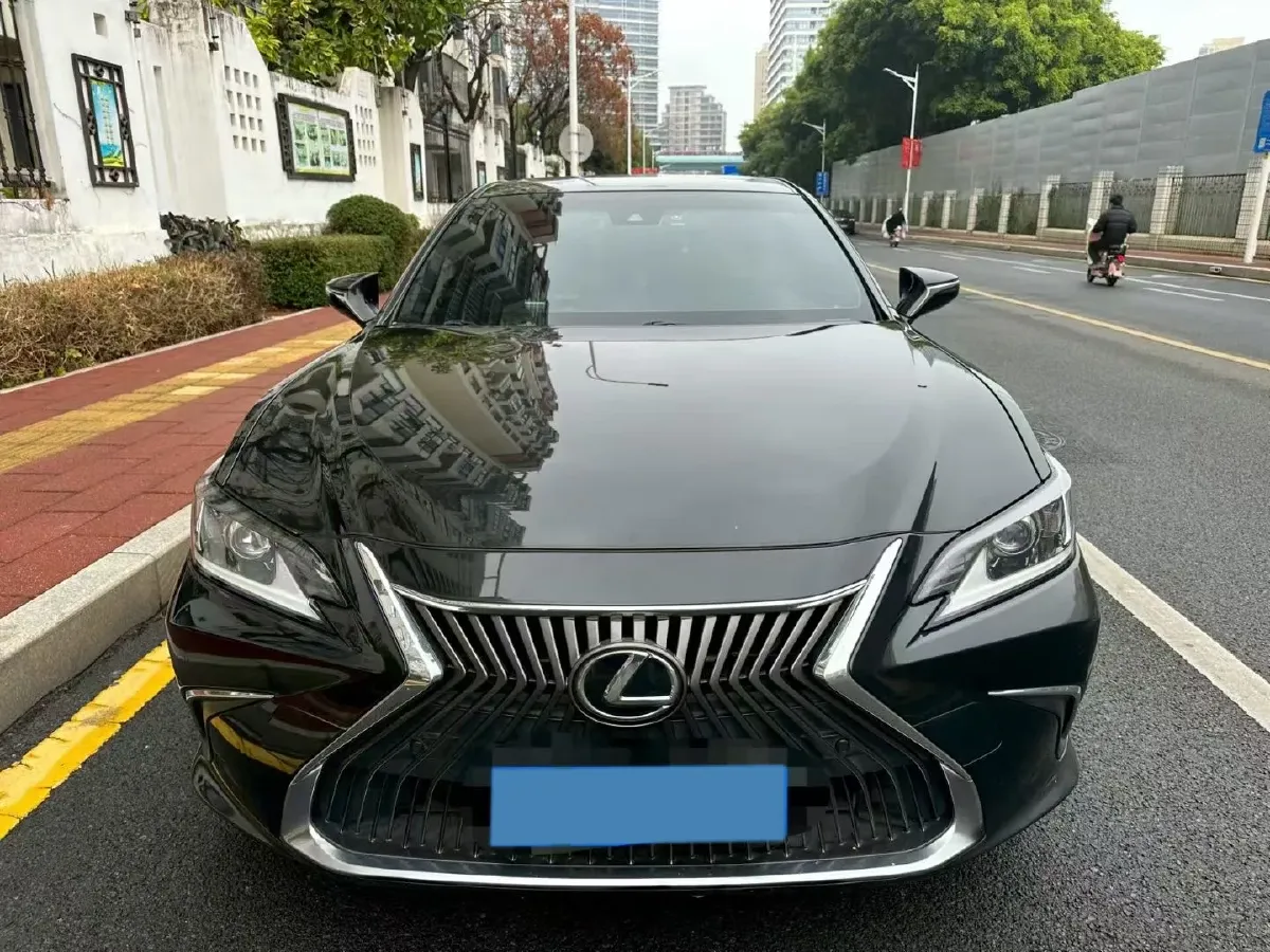 2018 Lexus ES 2.0L 167HP L4 6AT,autocango,china used car exporter,china ev exporter,chinese used car exporter,chinese used ev exporter