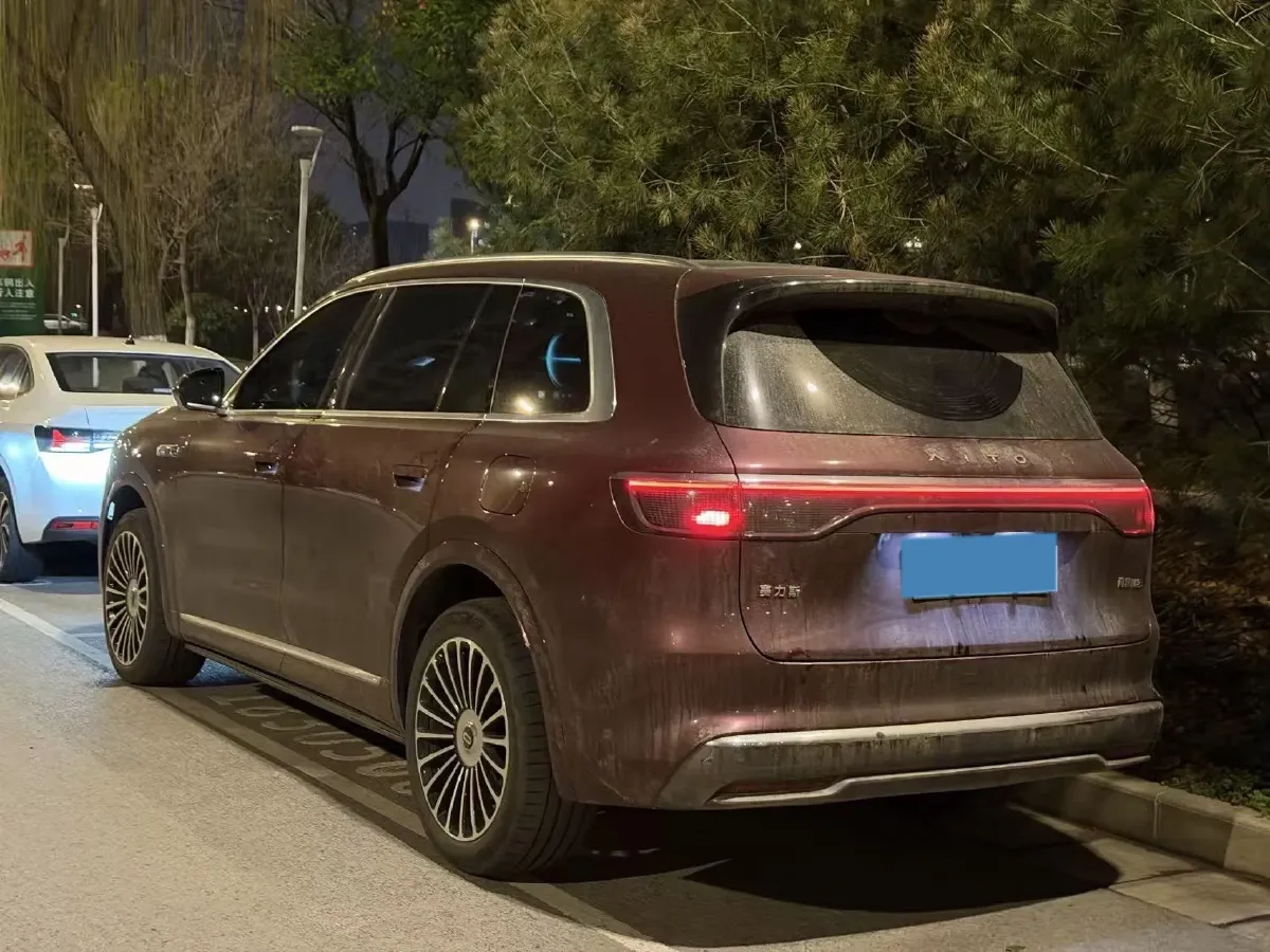 2025 AITO AITO M8 REEV 160HP REEV 53.4KWH,autocango,china used car exporter,china ev exporter,chinese used car exporter,chinese used ev exporter