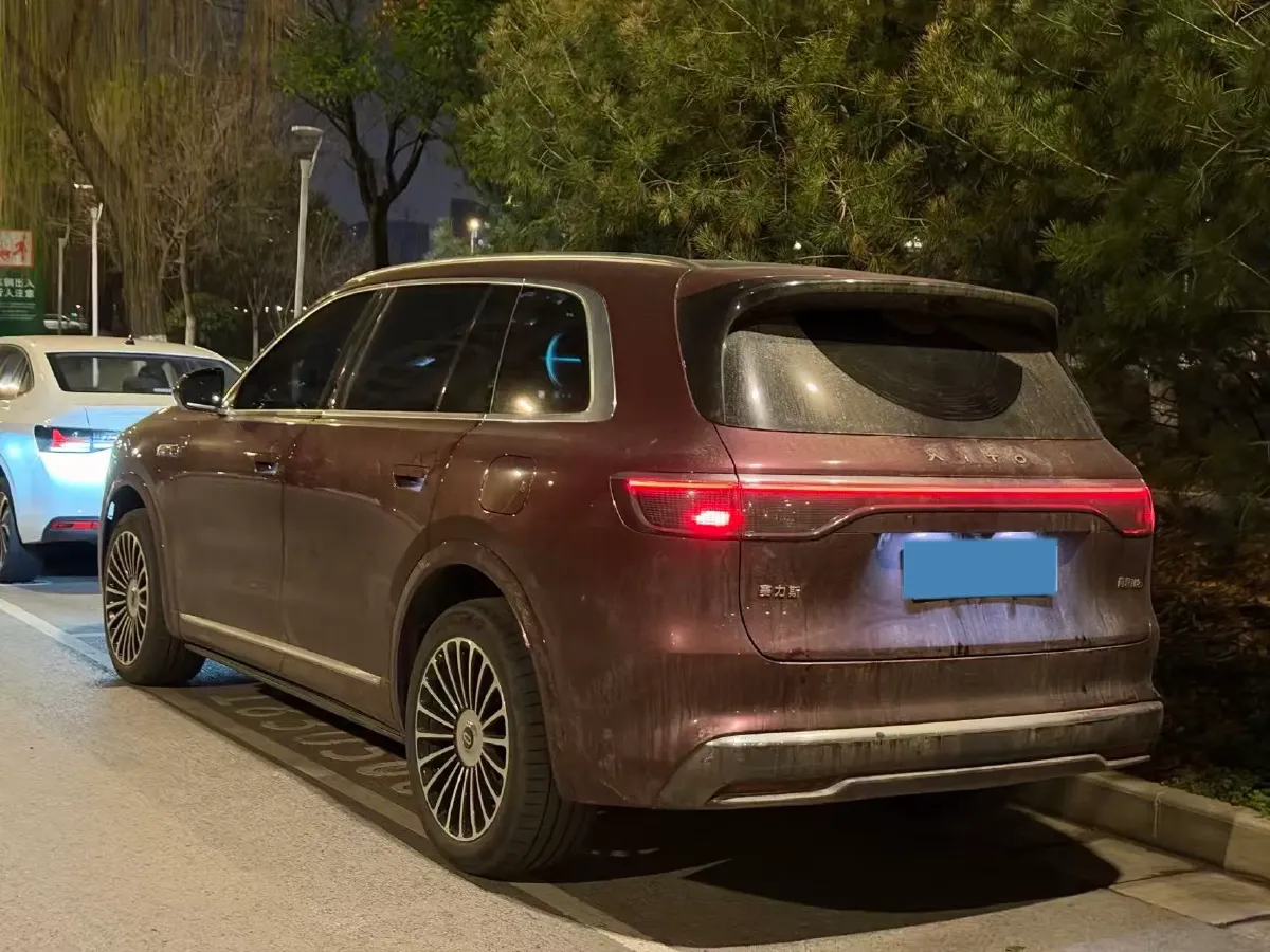 2025 AITO AITO M8 REEV 160HP REEV 53.4KWH,autocango,china used car exporter,china ev exporter,chinese used car exporter,chinese used ev exporter