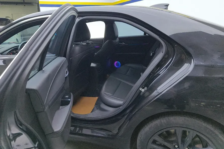 2022 Cadillac CT4 2.0T 237HP L4 8AT,autocango,china used car exporter,china ev exporter,chinese used car exporter,chinese used ev exporter