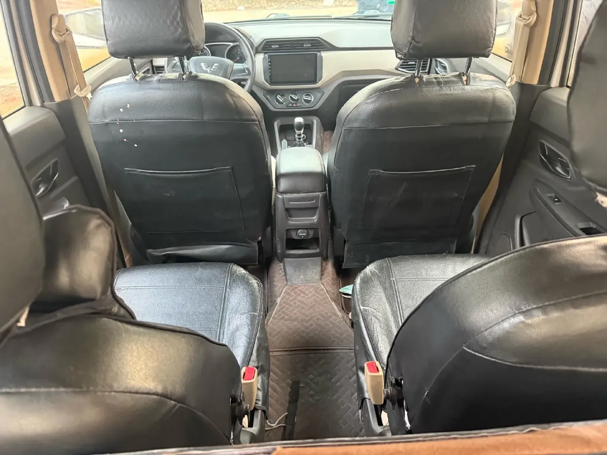 2021 WuLing RongGuang New Truck 1.5L 99HP L4 5MT,autocango,china used car exporter,china ev exporter,chinese used car exporter,chinese used ev exporter