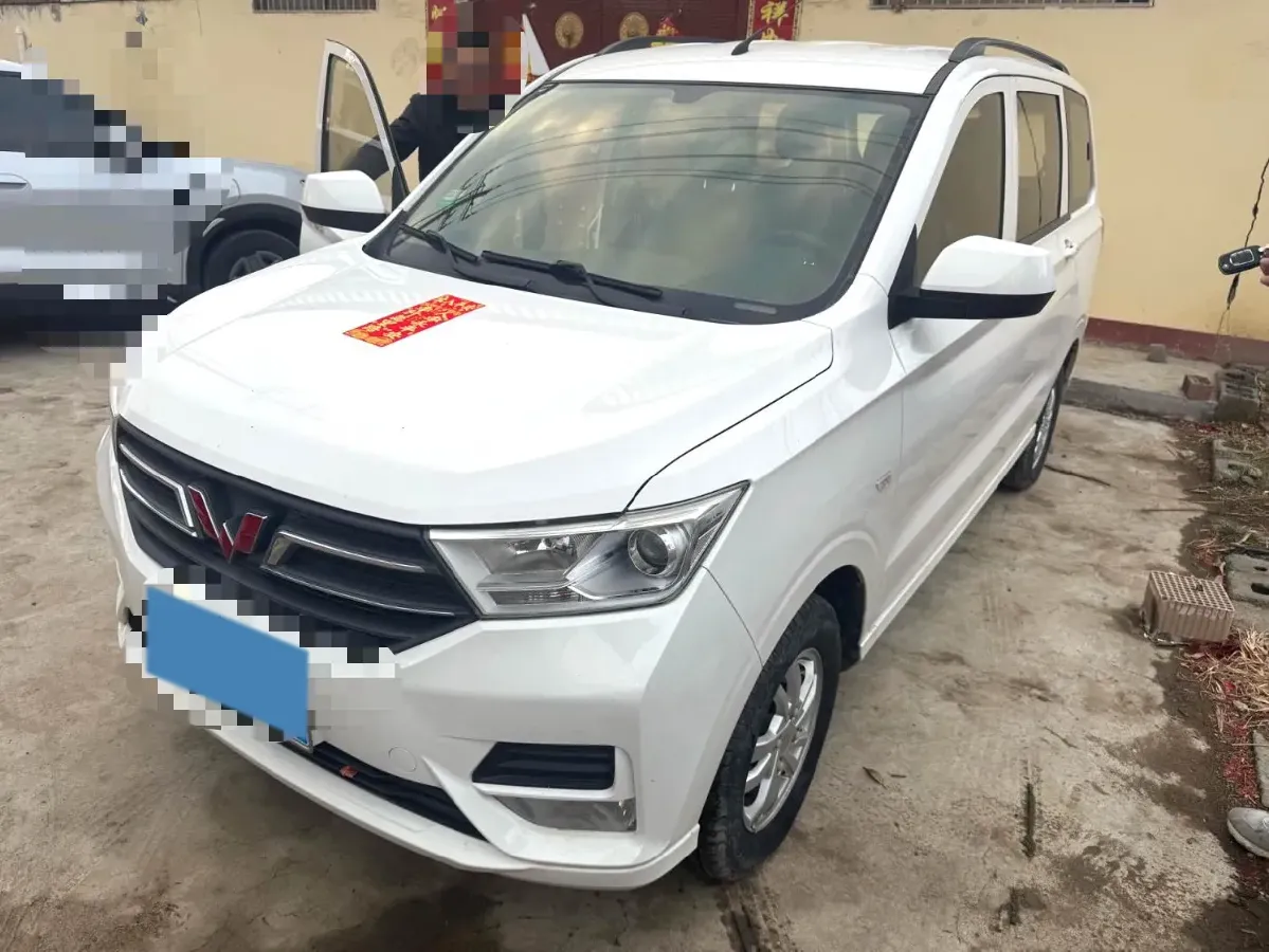 2021 WuLing RongGuang New Truck 1.5L 99HP L4 5MT,autocango,china used car exporter,china ev exporter,chinese used car exporter,chinese used ev exporter