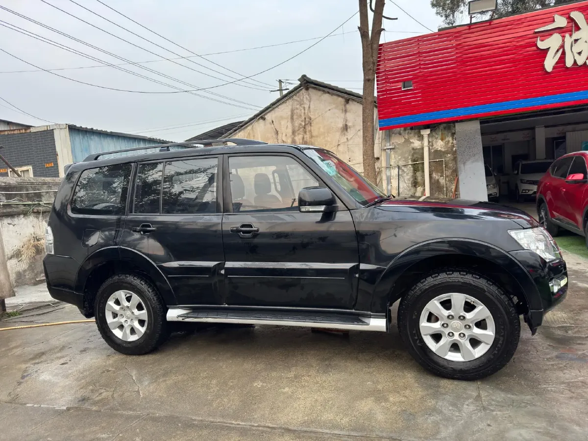 2016 Mitsubishi Pajero 3.0L 174HP V6 5AT,autocango,china used car exporter,china ev exporter,chinese used car exporter,chinese used ev exporter