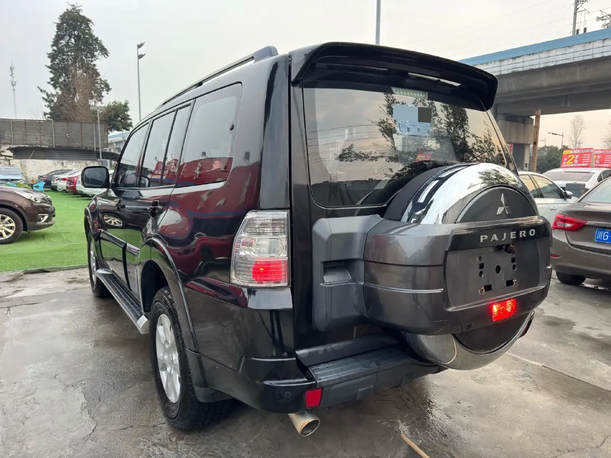 2016 Mitsubishi Pajero 3.0L 174HP V6 5AT,autocango,china used car exporter,china ev exporter,chinese used car exporter,chinese used ev exporter