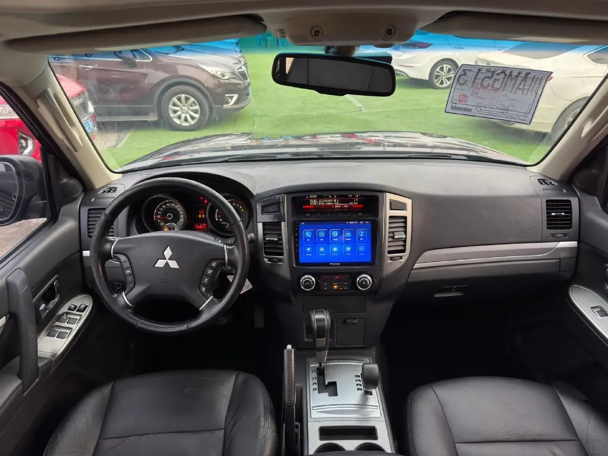 2016 Mitsubishi Pajero 3.0L 174HP V6 5AT,autocango,china used car exporter,china ev exporter,chinese used car exporter,chinese used ev exporter