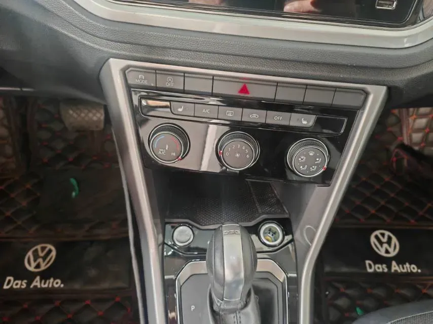 2022 Volkswagen T-Roc 1.4T 150HP L4 7DCT,autocango,china used car exporter,china ev exporter,chinese used car exporter,chinese used ev exporter