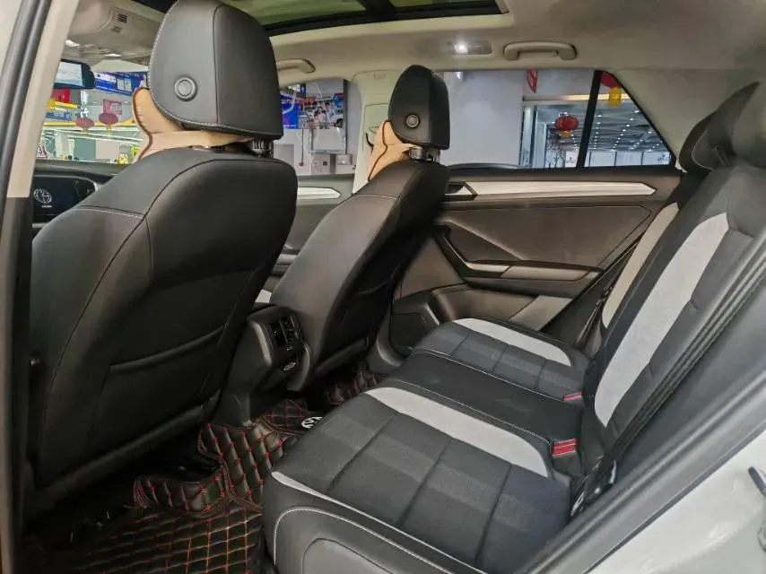 2022 Volkswagen T-Roc 1.4T 150HP L4 7DCT,autocango,china used car exporter,china ev exporter,chinese used car exporter,chinese used ev exporter