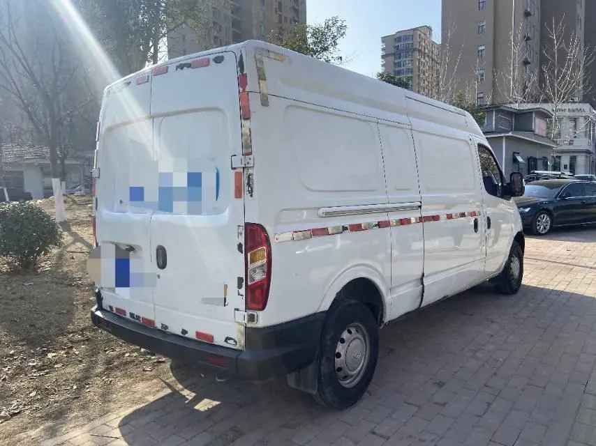 2019 MAXUS XinTu V80 2.5T 136HP L4 6MT,autocango,china used car exporter,china ev exporter,chinese used car exporter,chinese used ev exporter