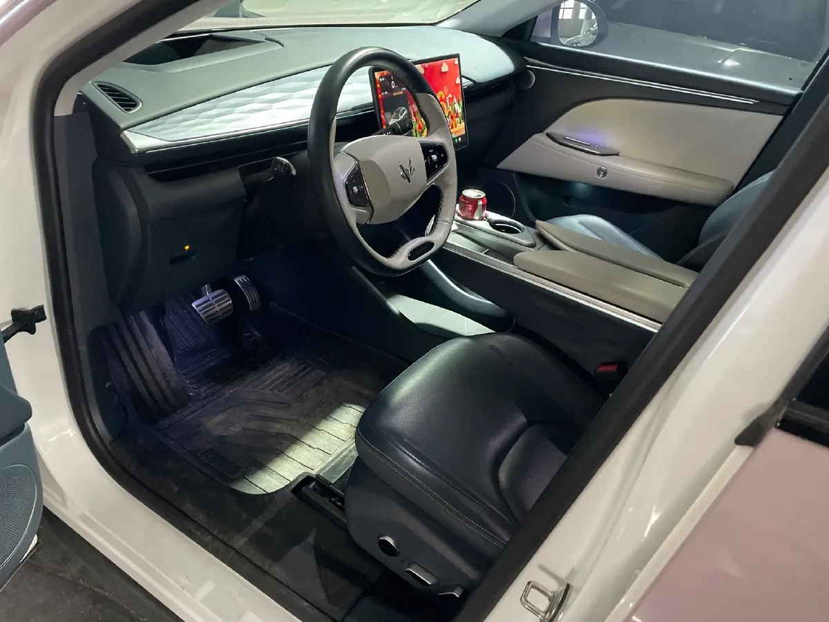 2024 HongQi H5 2.0T 224HP L4 8AT,autocango,china used car exporter,china ev exporter,chinese used car exporter,chinese used ev exporter