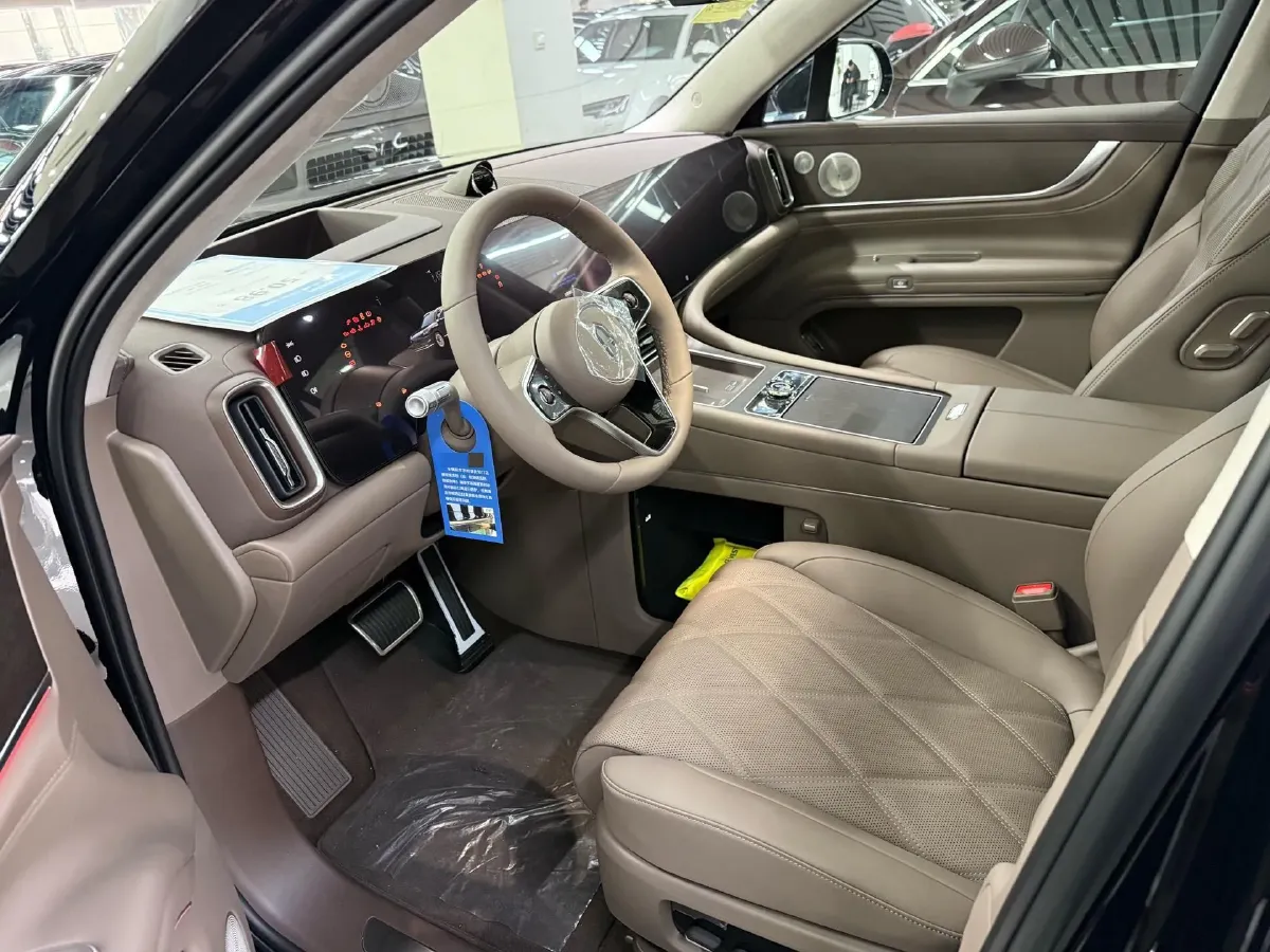 2025 AITO AITO M9 REEV 160HP REEV 52KWH,autocango,china used car exporter,china ev exporter,chinese used car exporter,chinese used ev exporter