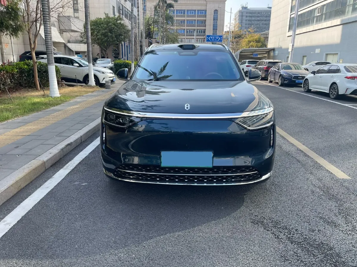 2025 AITO AITO M8 REEV 160HP REEV 53.4KWH,autocango,china used car exporter,china ev exporter,chinese used car exporter,chinese used ev exporter