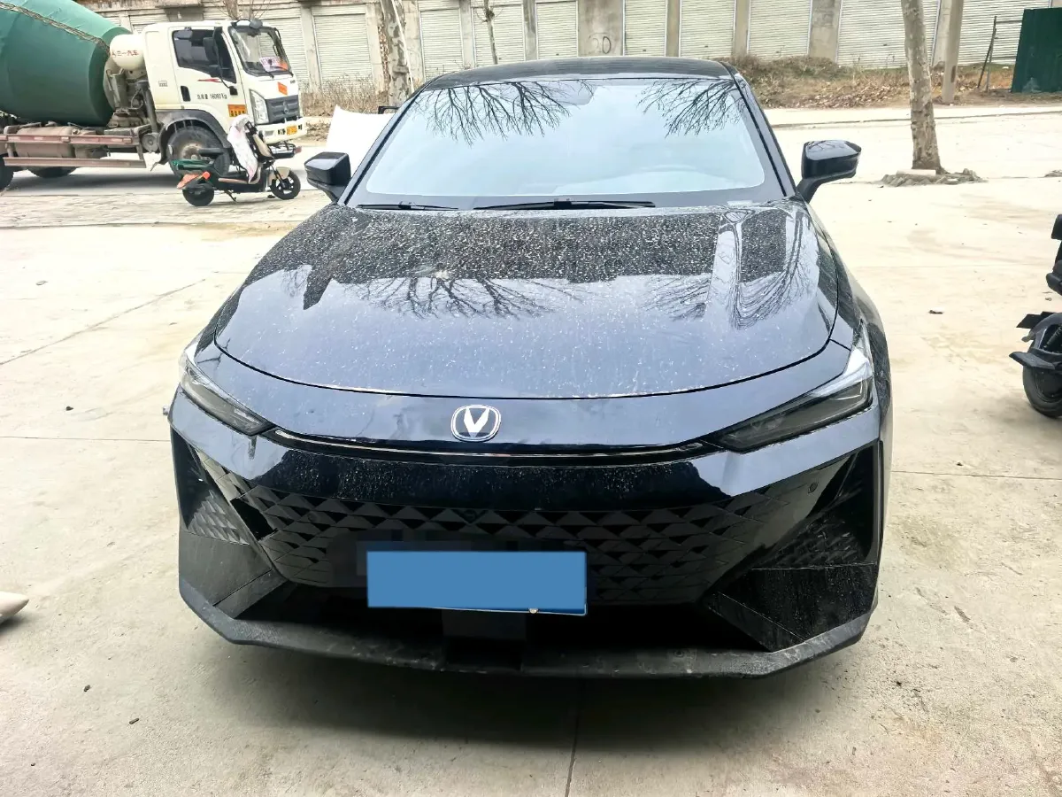 2024 ChangAn UNI-V 1.5T 188HP L4 7DCT,autocango,china used car exporter,china ev exporter,chinese used car exporter,chinese used ev exporter