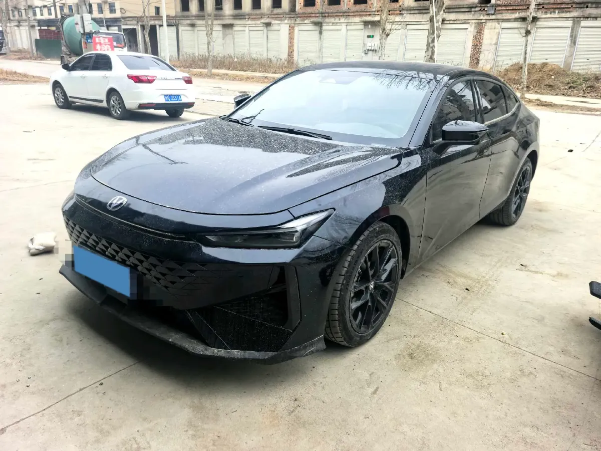 2024 ChangAn UNI-V 1.5T 188HP L4 7DCT,autocango,china used car exporter,china ev exporter,chinese used car exporter,chinese used ev exporter