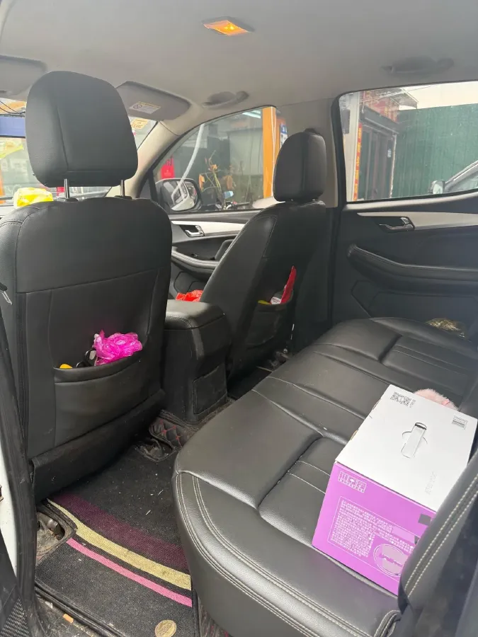 2022 Isuzu RE-MAX Jim 2.8T 120HP L4 5MT,autocango,china used car exporter,china ev exporter,chinese used car exporter,chinese used ev exporter