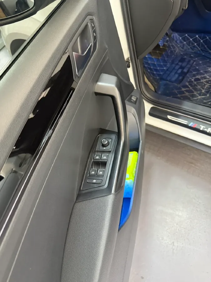 2021 Volkswagen T-Roc 1.4T 150HP L4 7DCT,autocango,china used car exporter,china ev exporter,chinese used car exporter,chinese used ev exporter